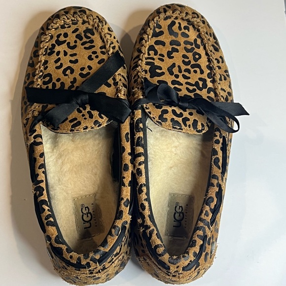 UGG Tan and Black Animal Print Moccasins Girls Size 3 (Women's 5) - Picture 6 of 8